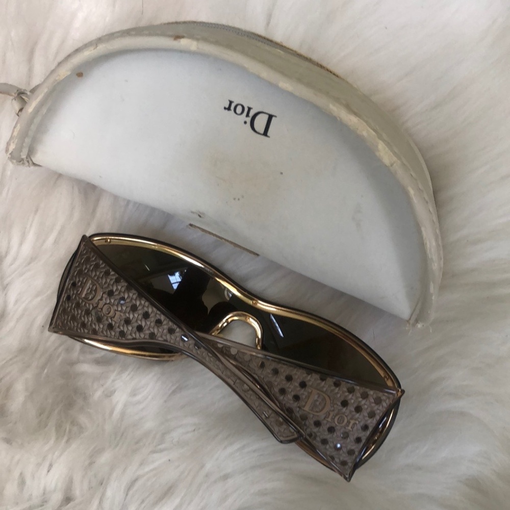Christian Dior Authenticated Shield Sunglasses - Picture 9 of 9
